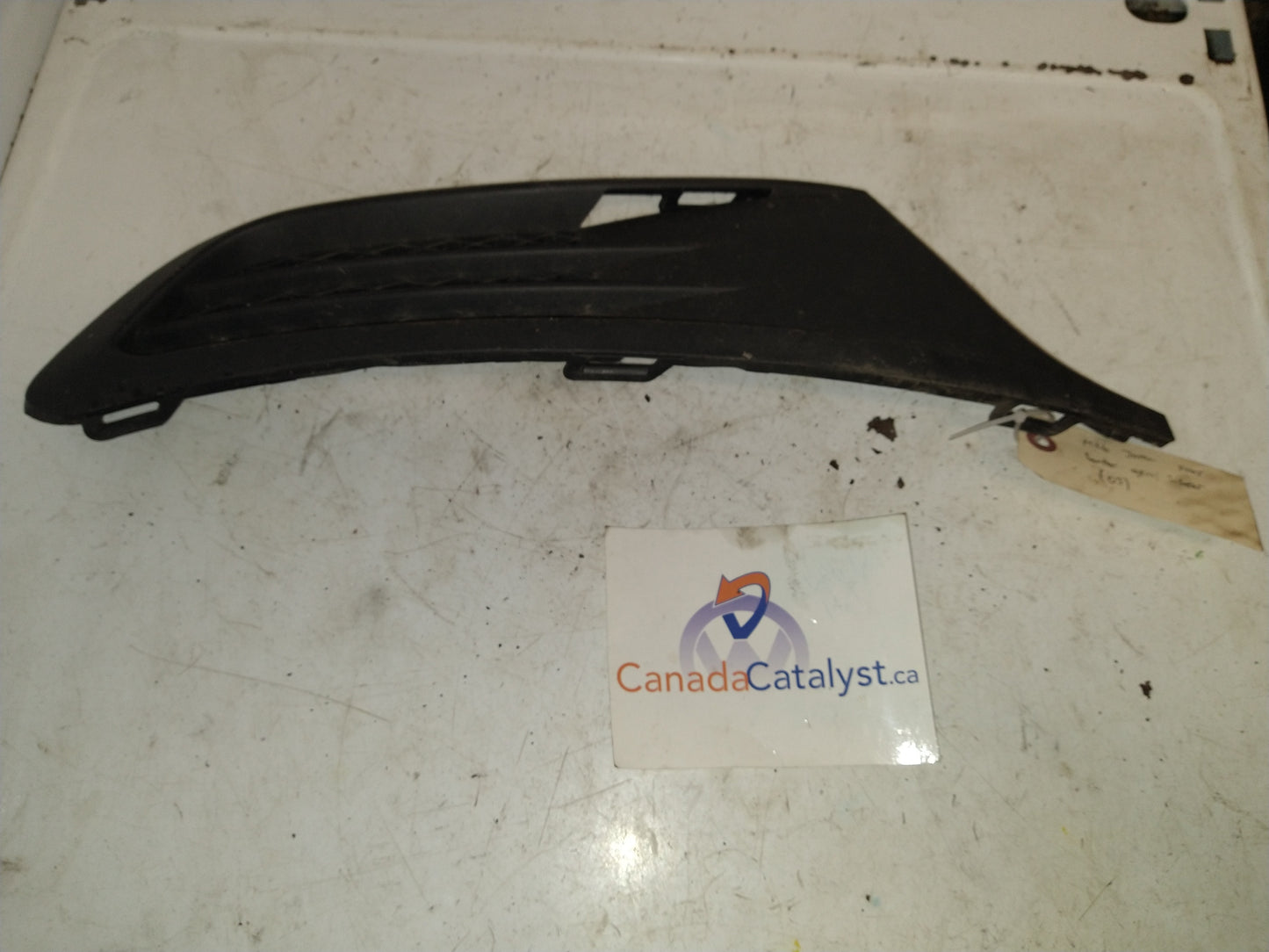 MK6 Jetta Passenger Lower GRILLE 5C6853666