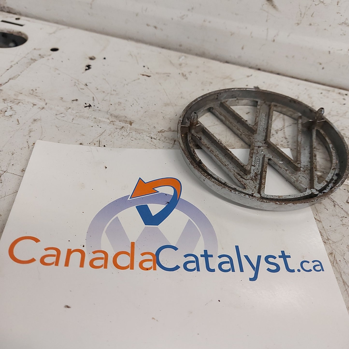 Vanagon / mk1 grille emblem