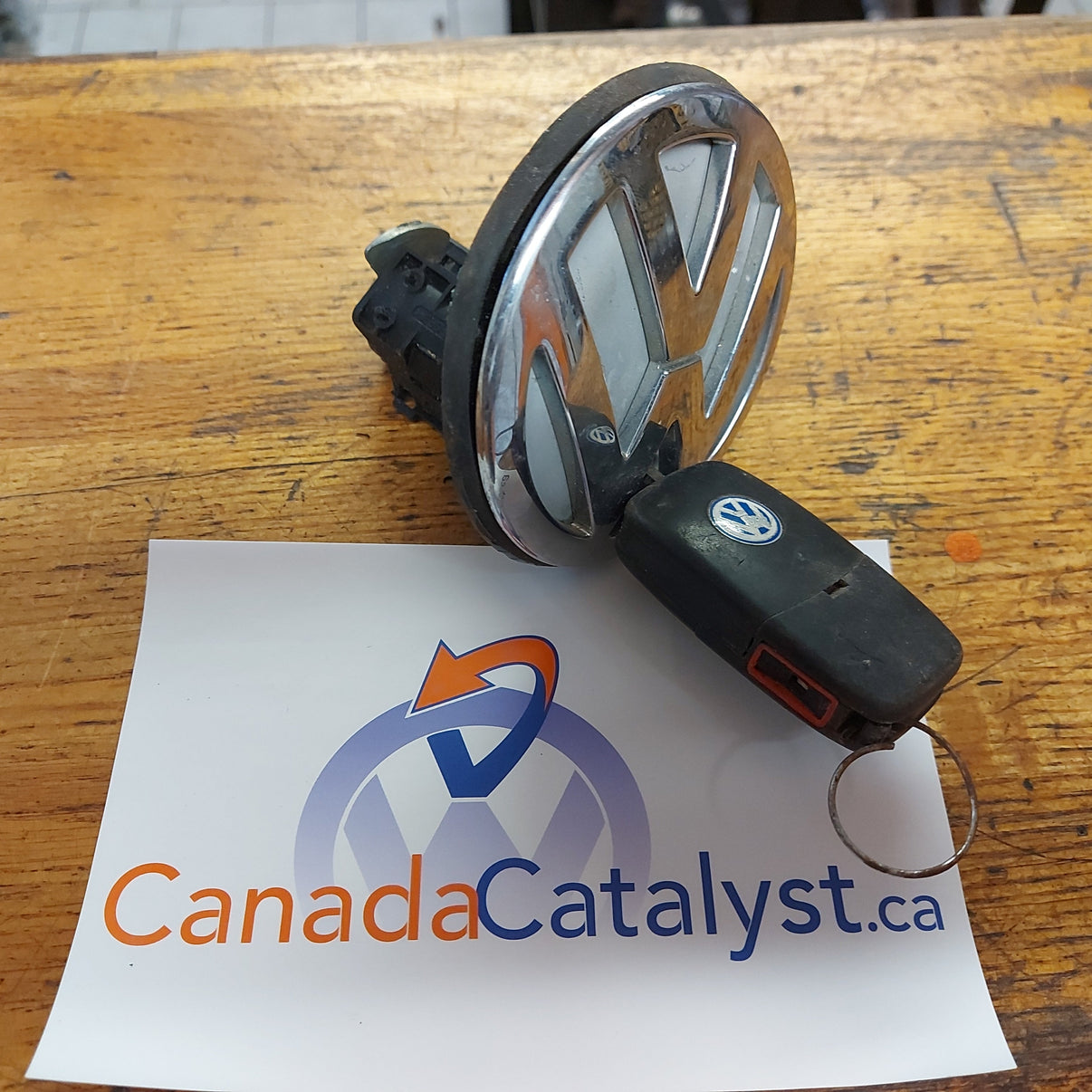 MK4 Jetta Trunk LID EMBLEM/LOCK V DUB HUB