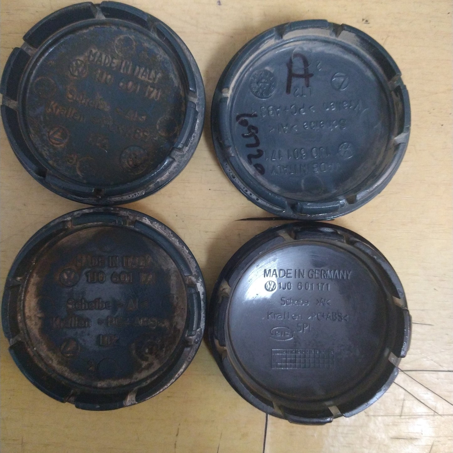 Wheel Center Cap Set 1J0601171 - patina