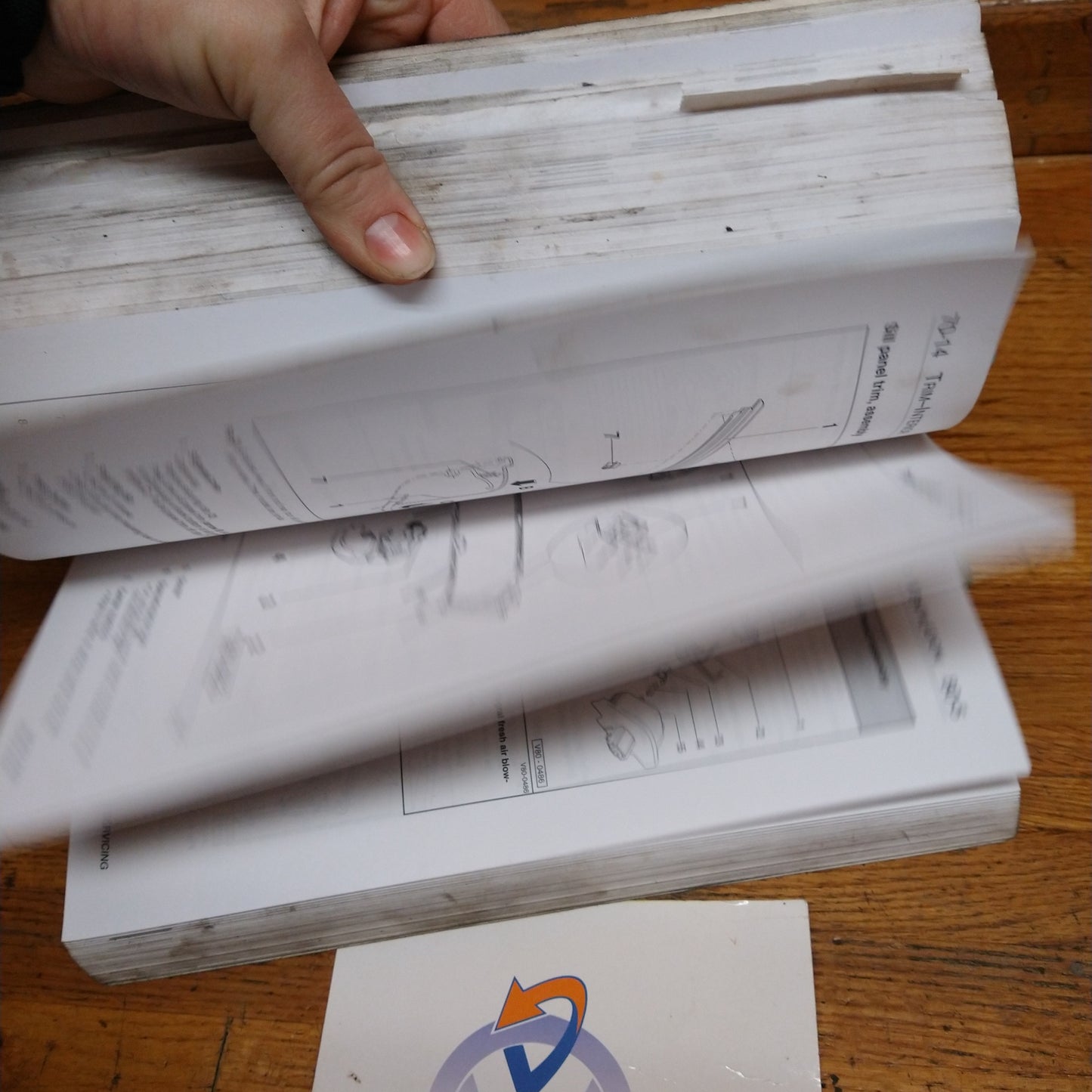 Volkswagen Jetta, Golf, GTI, Cabrio Service Manual: 1993-1999 by Robert Bentley Inc.