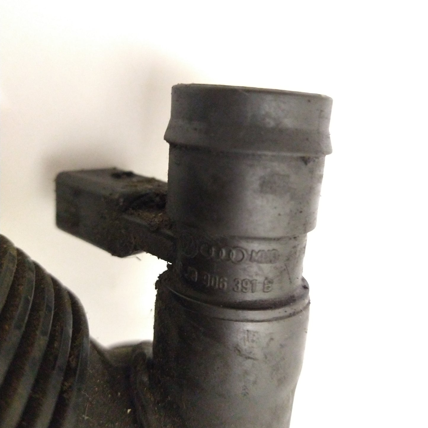 MK5 Jetta BRM Engine Air Intake Hose 3C0129654N