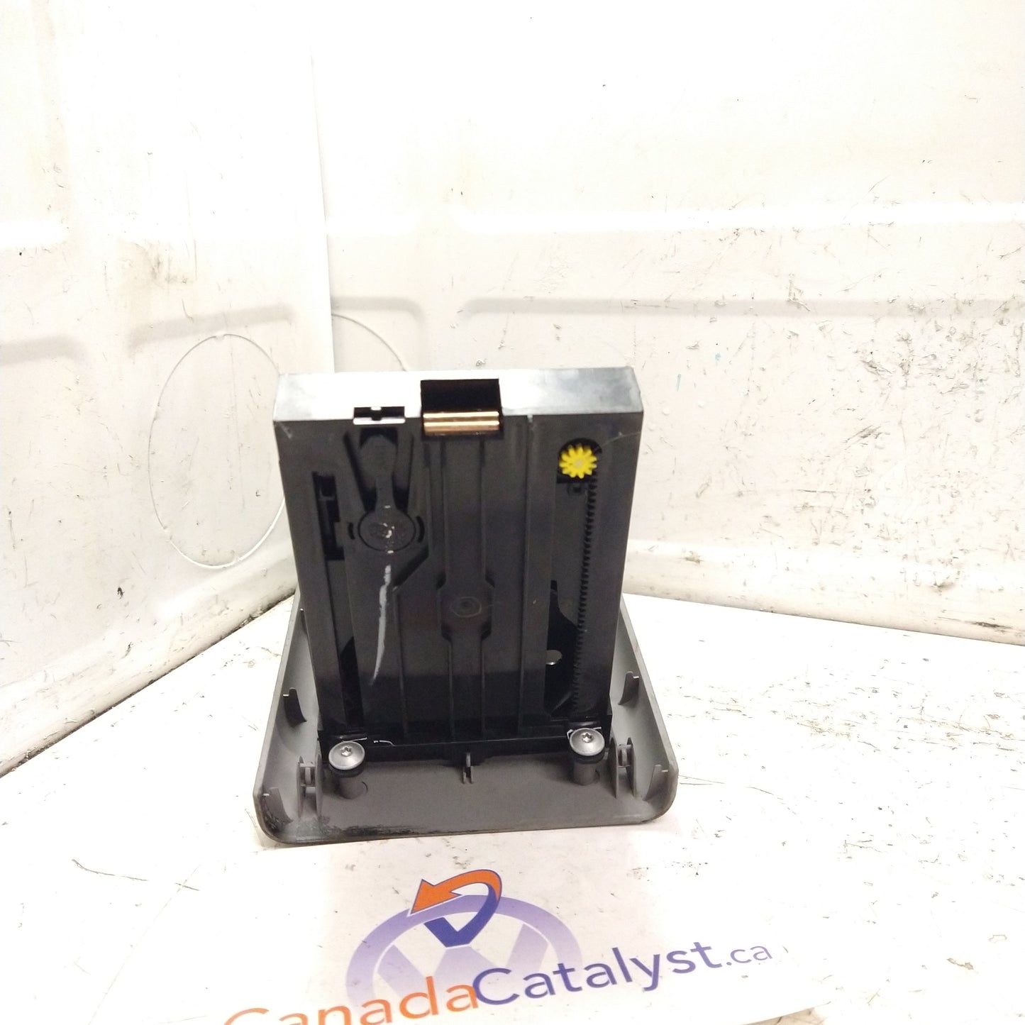 2004 2005 New Beetle Rear CONSOLE