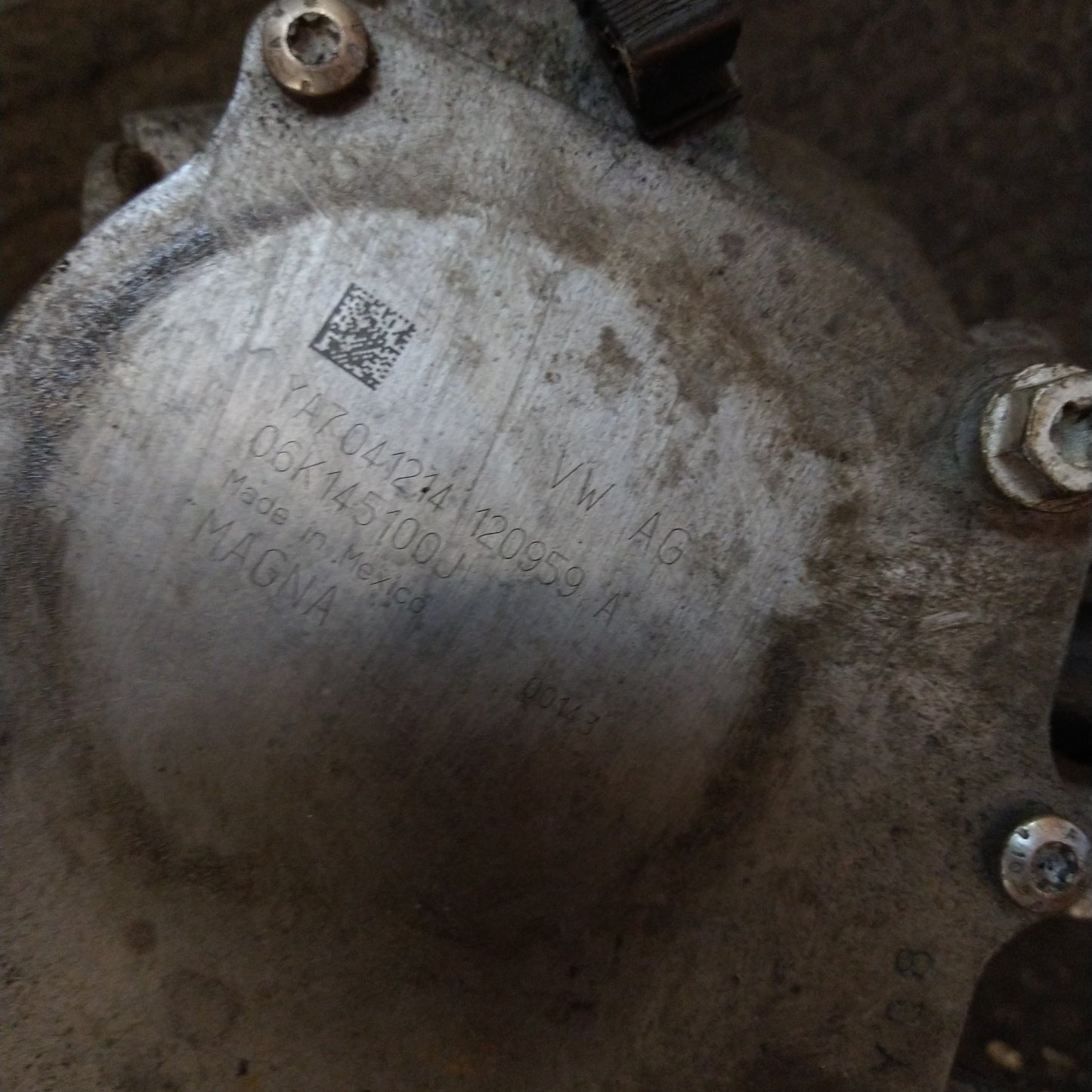 MK6.5 1.8L Engine Vacuum PUMP 06K145100J