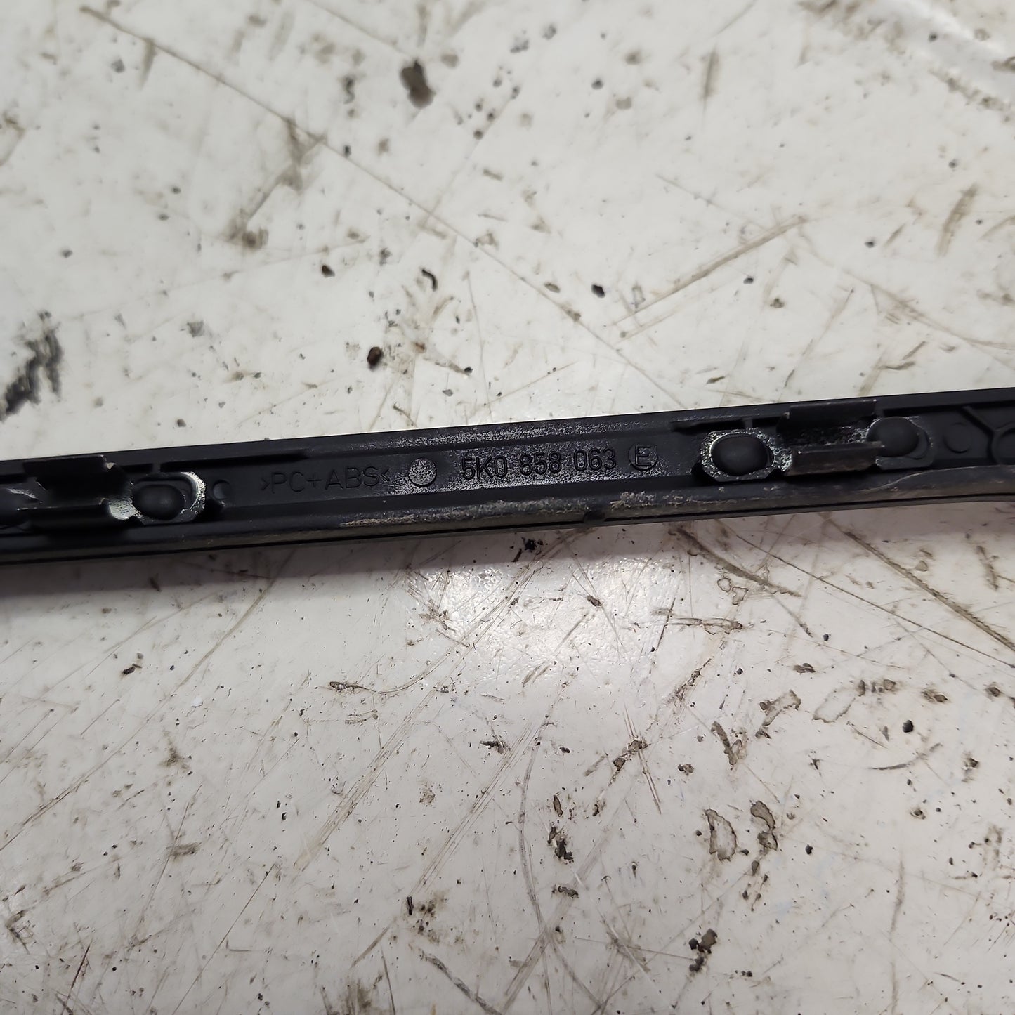 MK6 Golf 5k0858063 dash trim