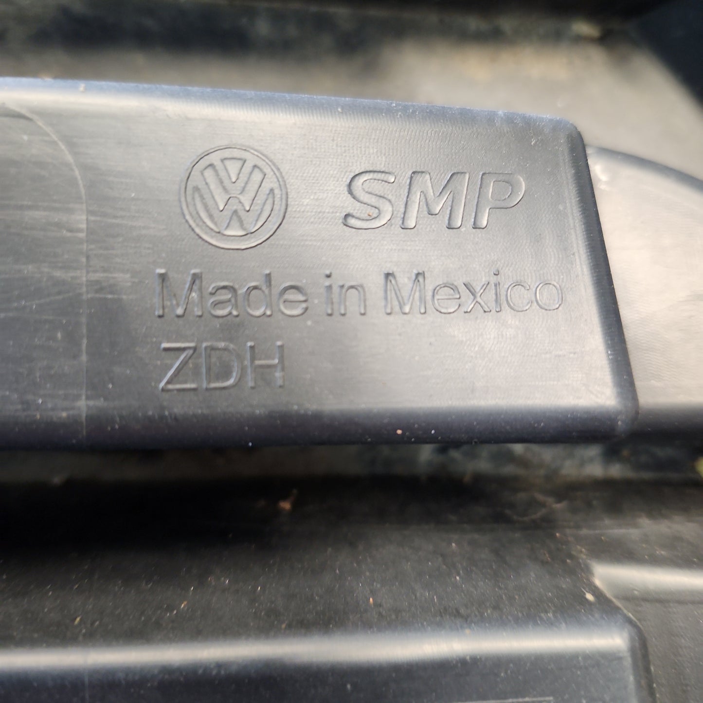 MK6.5 Jetta Grille lower 5c6853677q