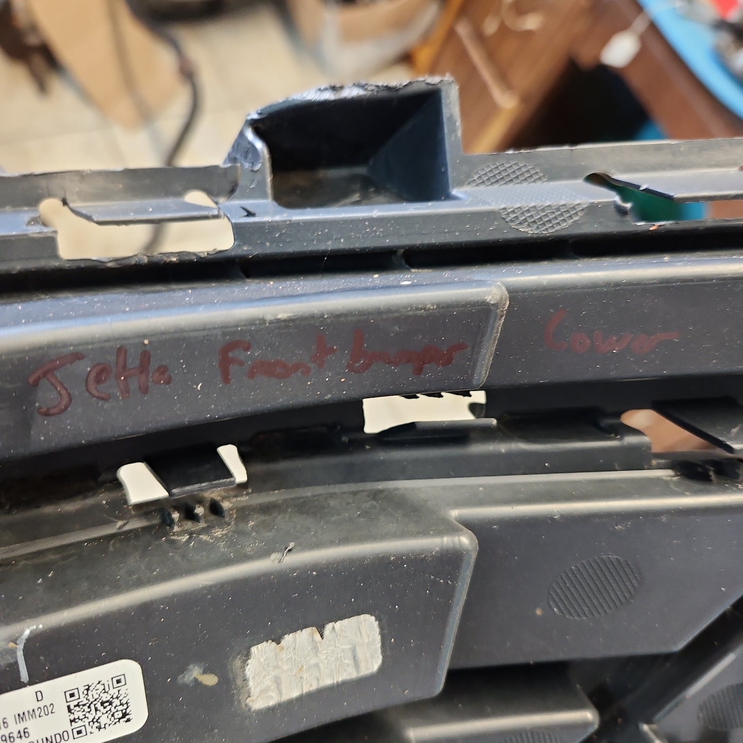 MK6.5 Jetta Grille lower 5c6853677q