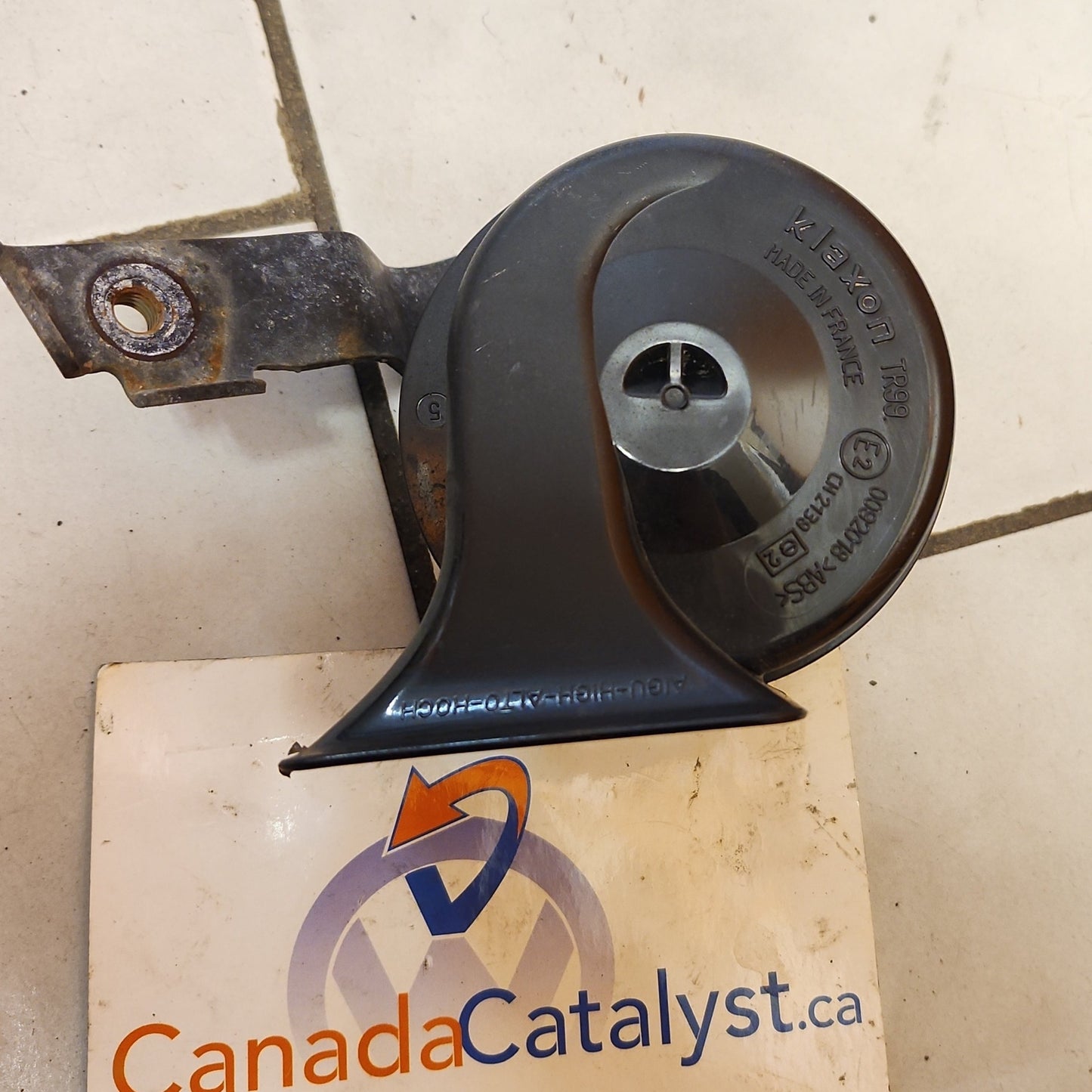 Klaxon TR99 HORN 0092018 with bracket