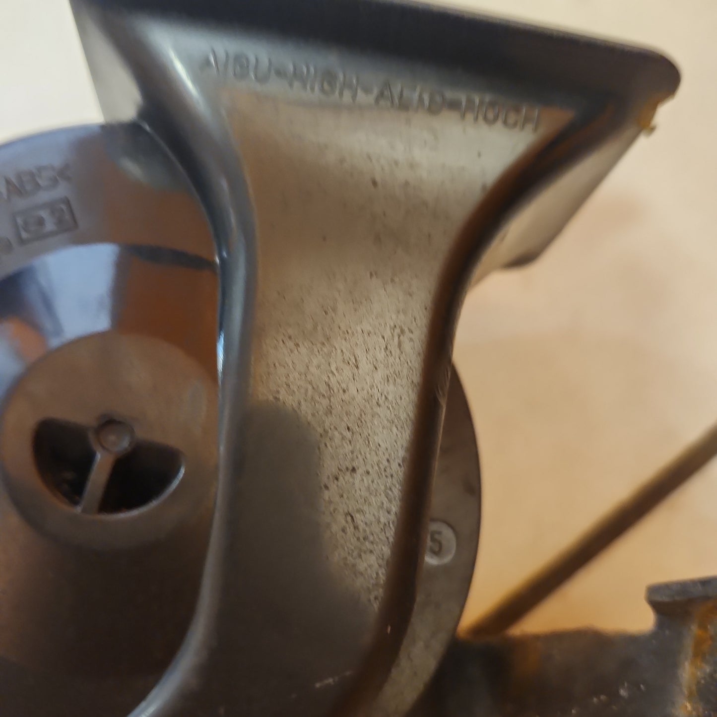 Klaxon TR99 HORN 0092018 with bracket