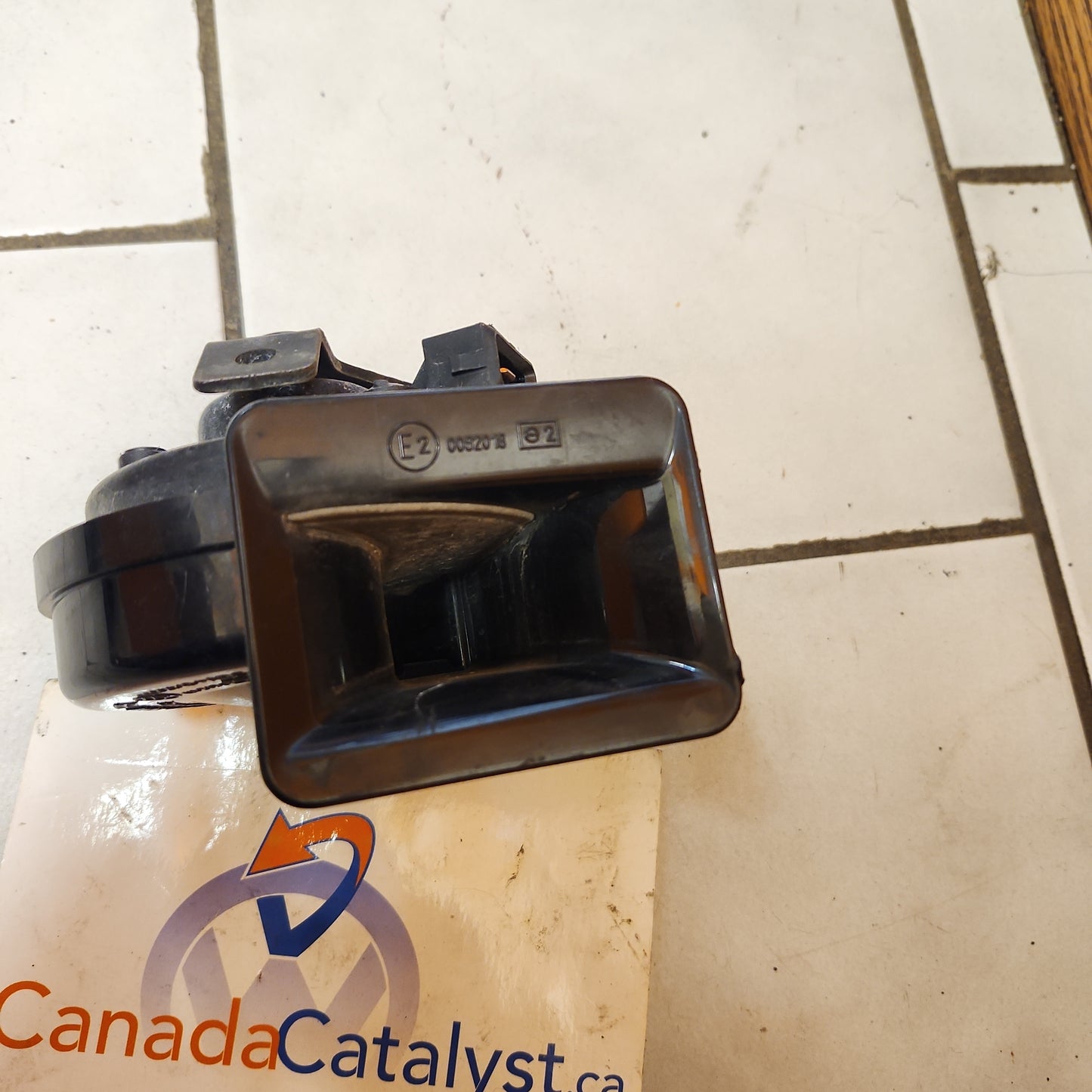 Klaxon TR99 HORN 0092018 with bracket