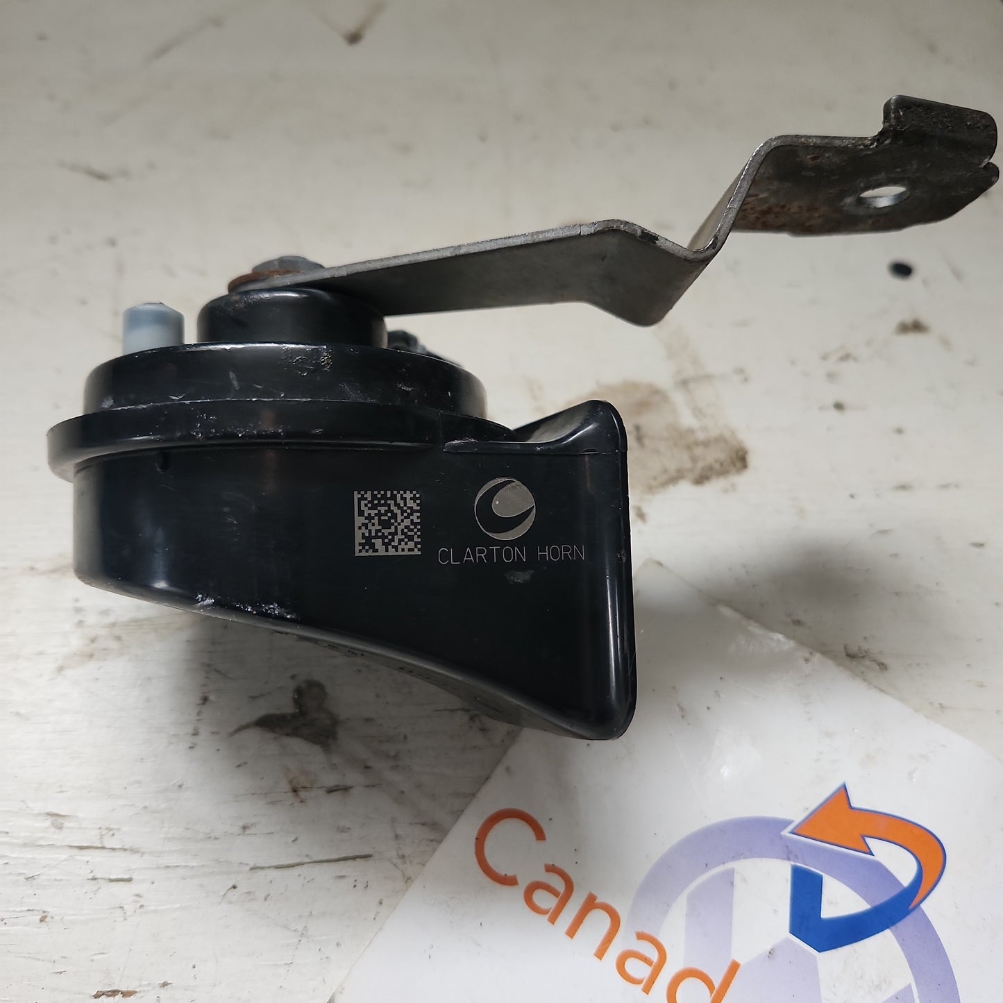 B5 MK5 MK6 CLARTON HORN (low note) with bracket