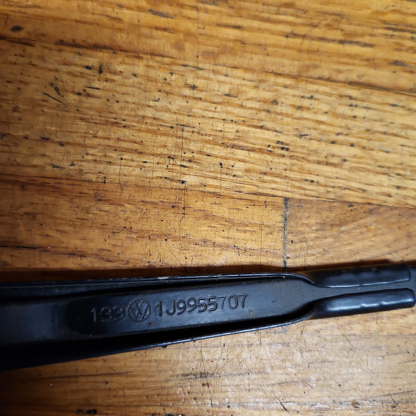 Mk4 Jetta Wagon rear wiper blade 1J9955707