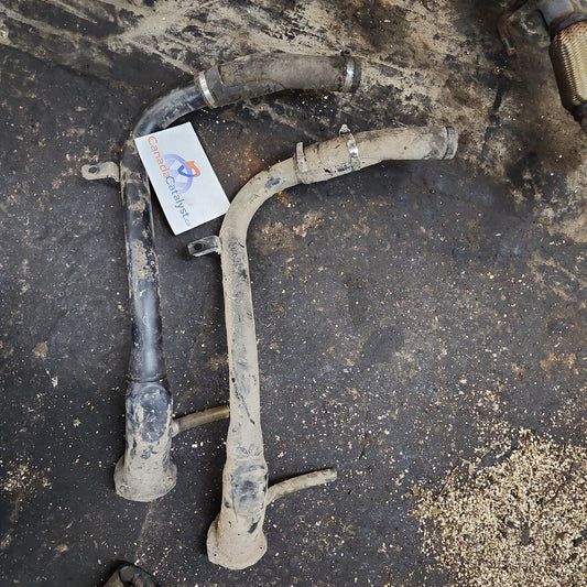 Cabriolet fuel tank filler neck