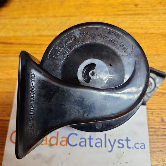 Klaxon TR99 HORN 0092018 with bracket