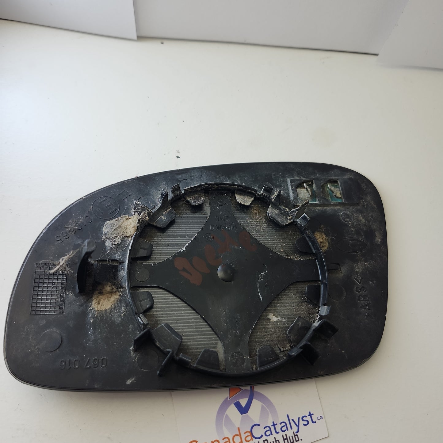New Beetle heated Passenger Side Mirror GLASS with round add on