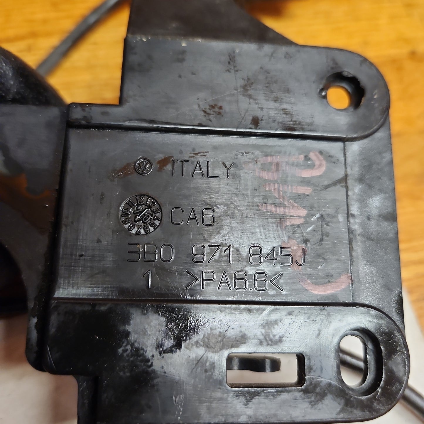 B5.5 Water Box Bracket with CAM SHAFT SENSOR  3B0971845J