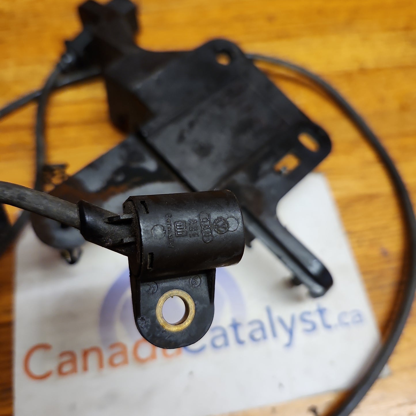 B5.5 Water Box Bracket with CAM SHAFT SENSOR  3B0971845J