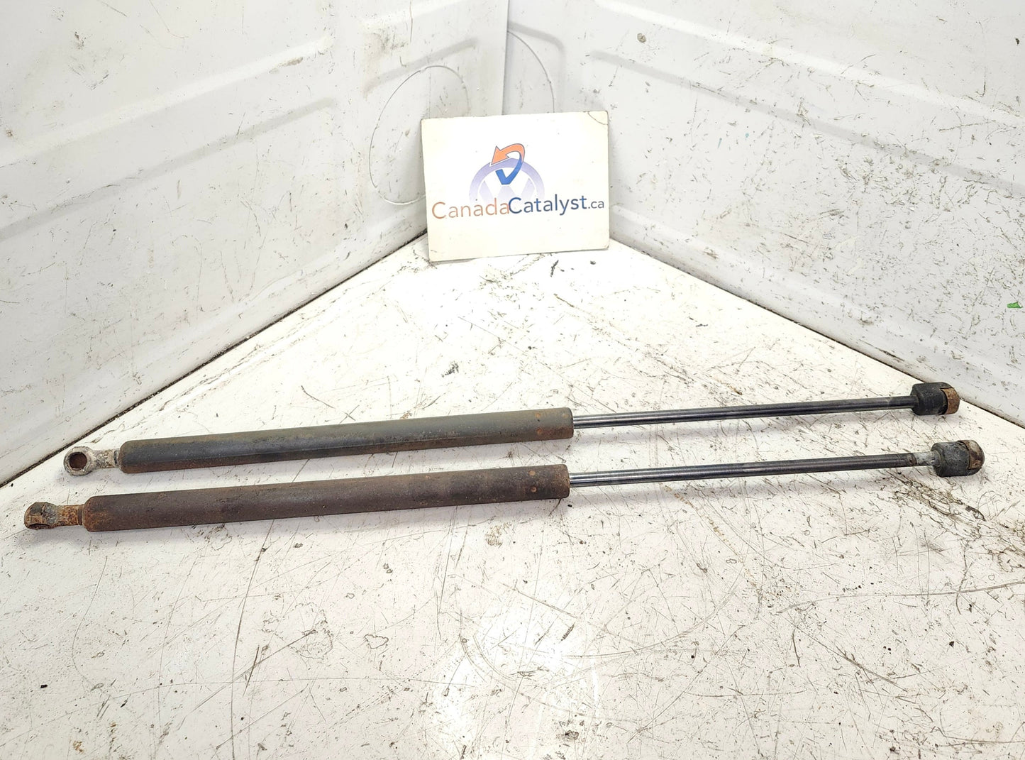 B4 Wagon Hatch STRUTS 3A9827550