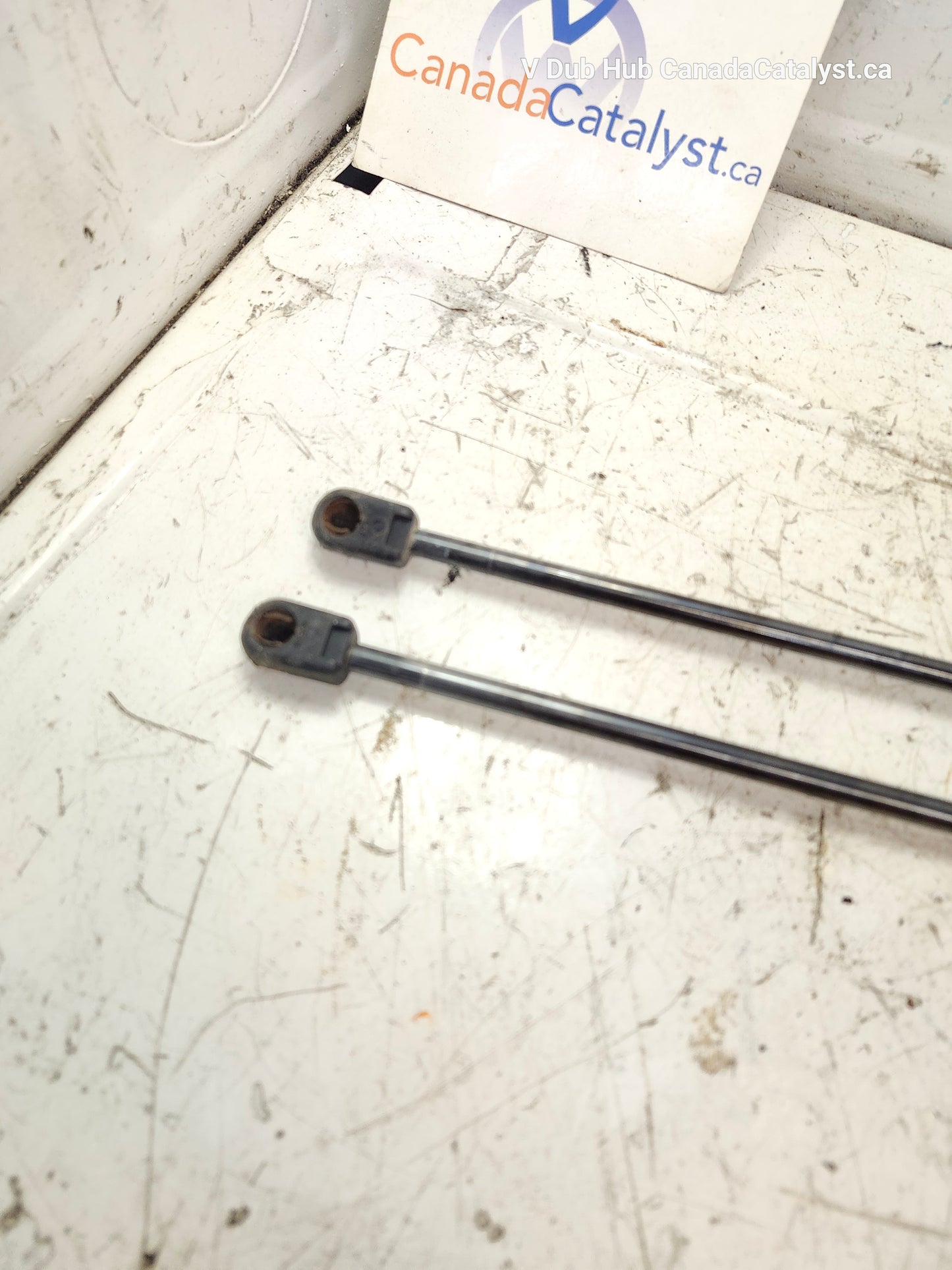 B4 Wagon Hatch STRUTS 3A9827550