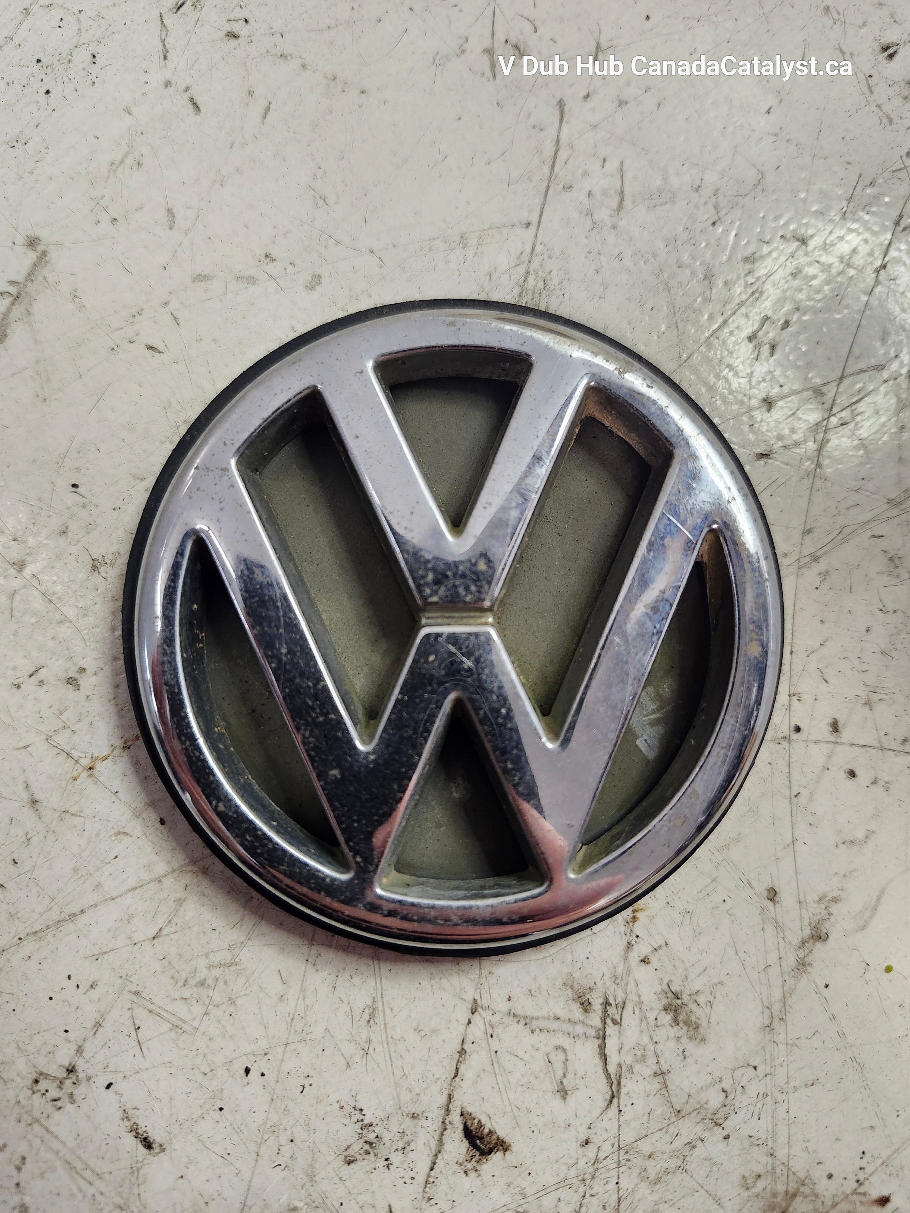 MK3 B4 trunk emblem 1H5853630B – V DUB HUB