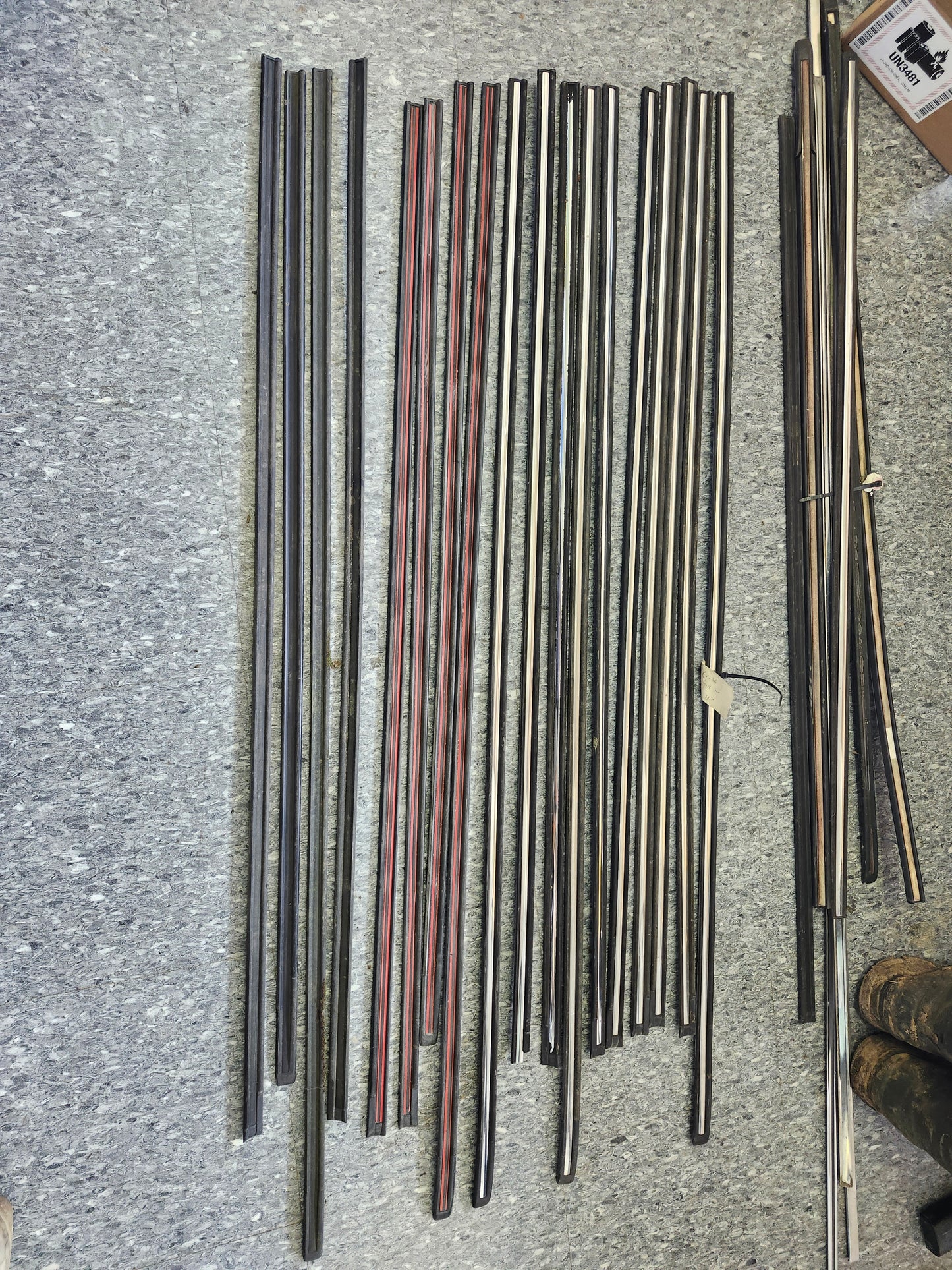 Cabriolet trim spears