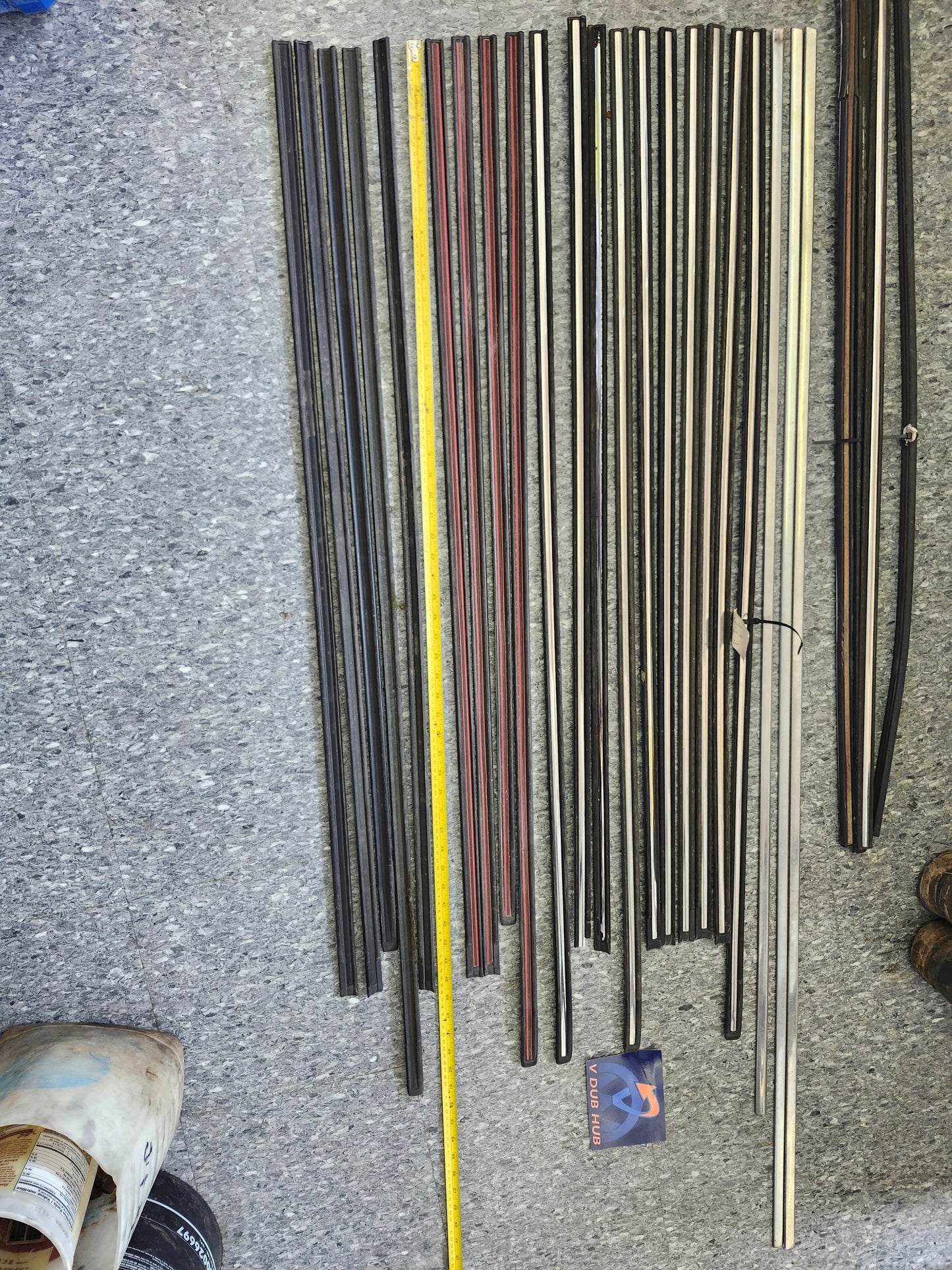 Cabriolet trim spears