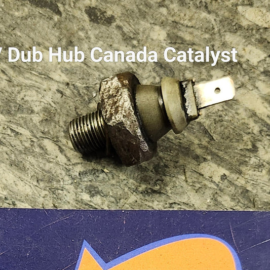 Vintage VW Oil Pressure Sensor – Grey / White