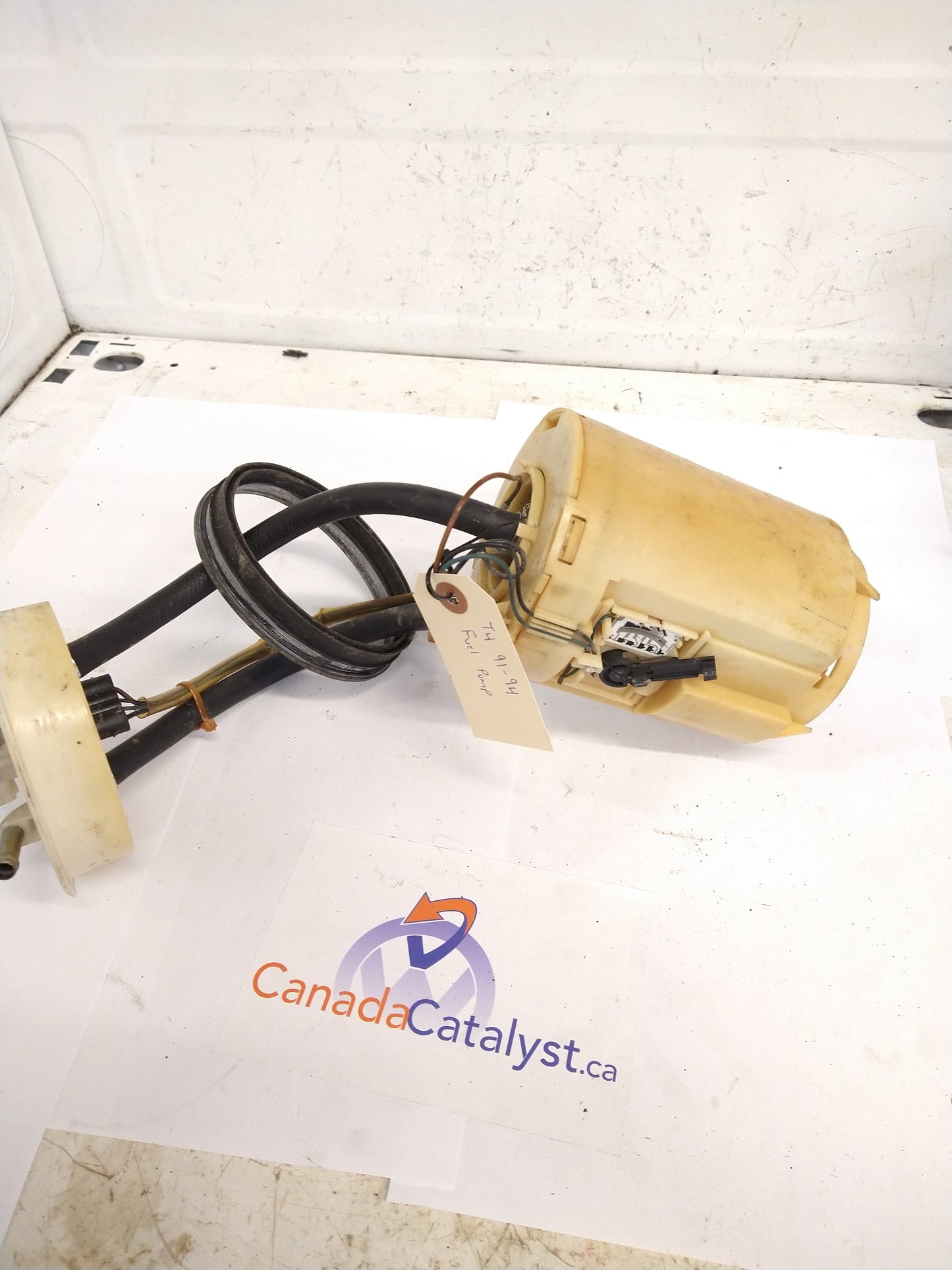 T4 91-94 Gas Fuel PUMP 701919051B