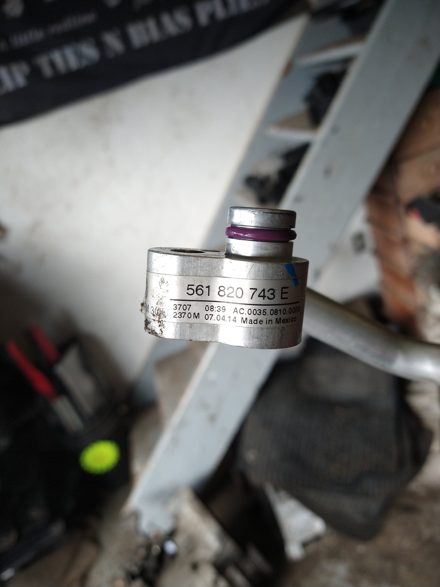 B7 1.8T A/C LINE 561820743E