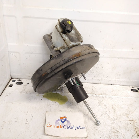 B7 Brake BOOSTER With Master CYLINDER with ABS 561614105