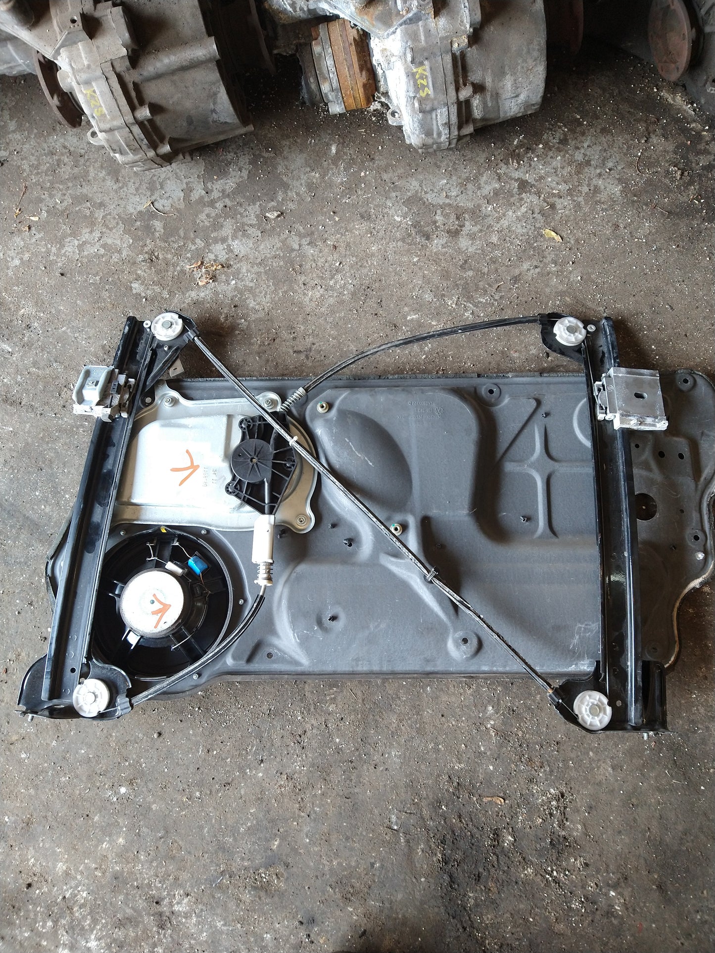 New Beetle Convertible Front Driver Window Regulator 1Y0837755D