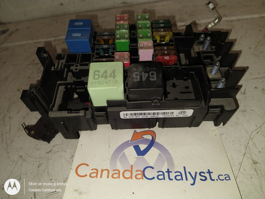 B7 Engine Fuse and Relay BOX 5C0937819L