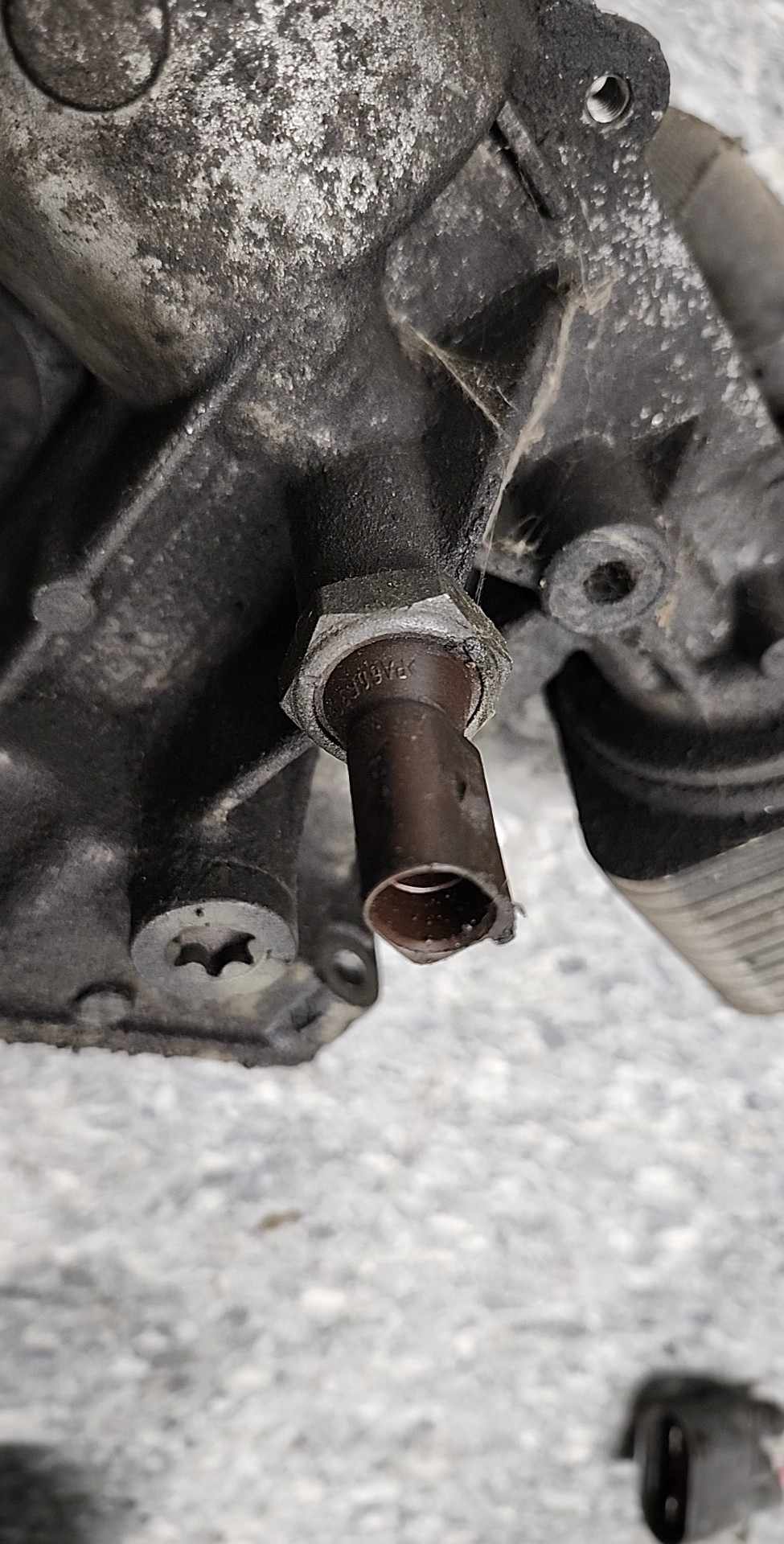 Oil pressure sensor