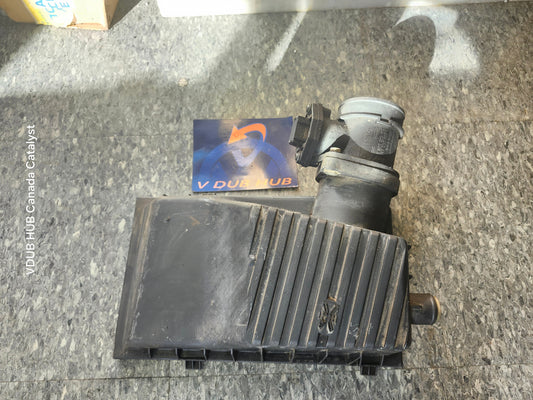 B4 MK3 AIR BOX 3A0129607AF + Mass Air Flow (MAF) sensor 037906461C