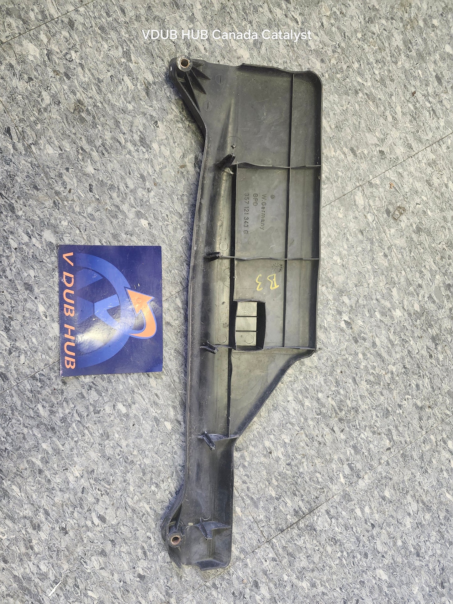 B3 radiator fan shroud cover 357121343G