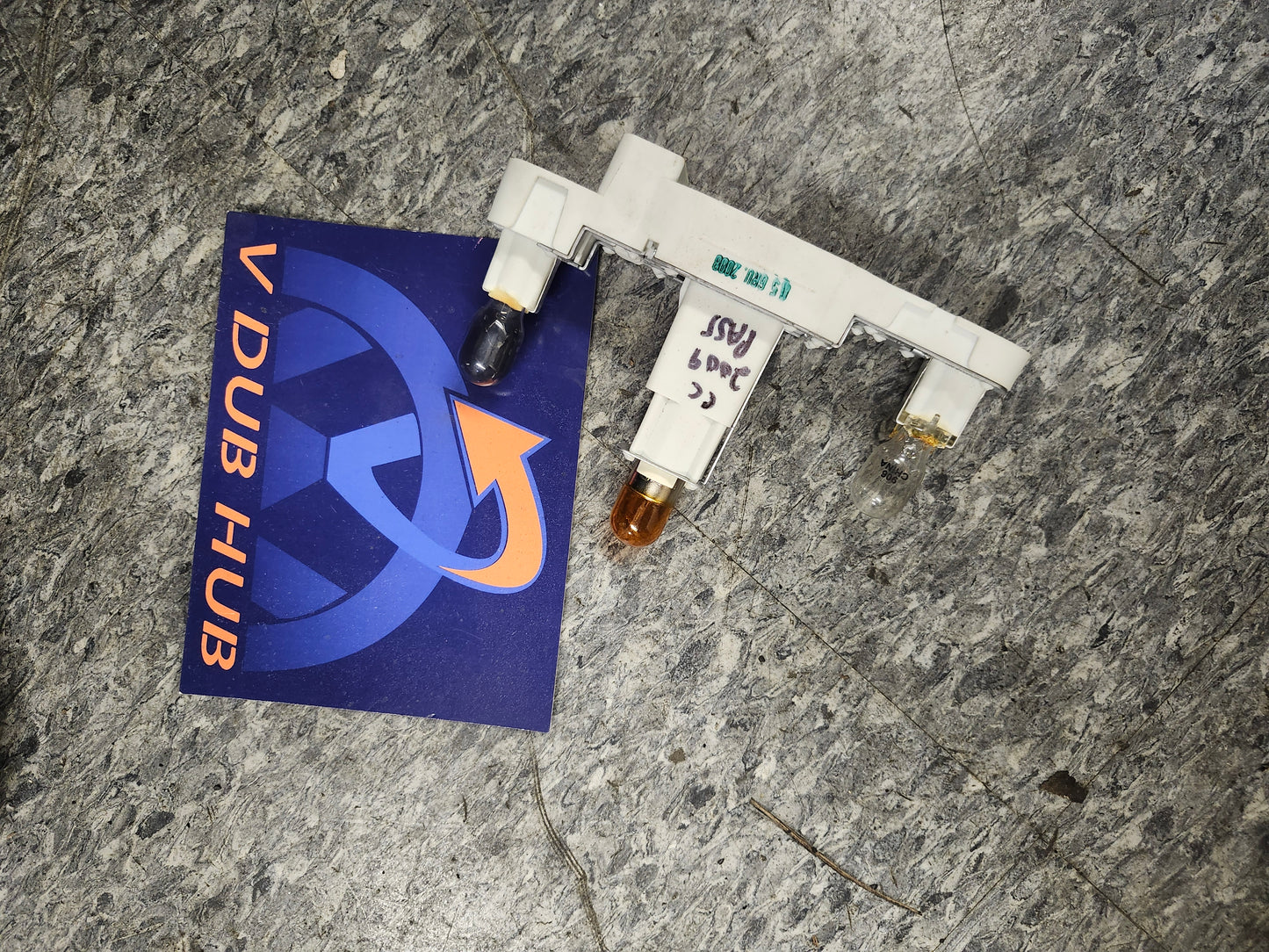 CC TAIL LIGHT bulb holder 3C8945257