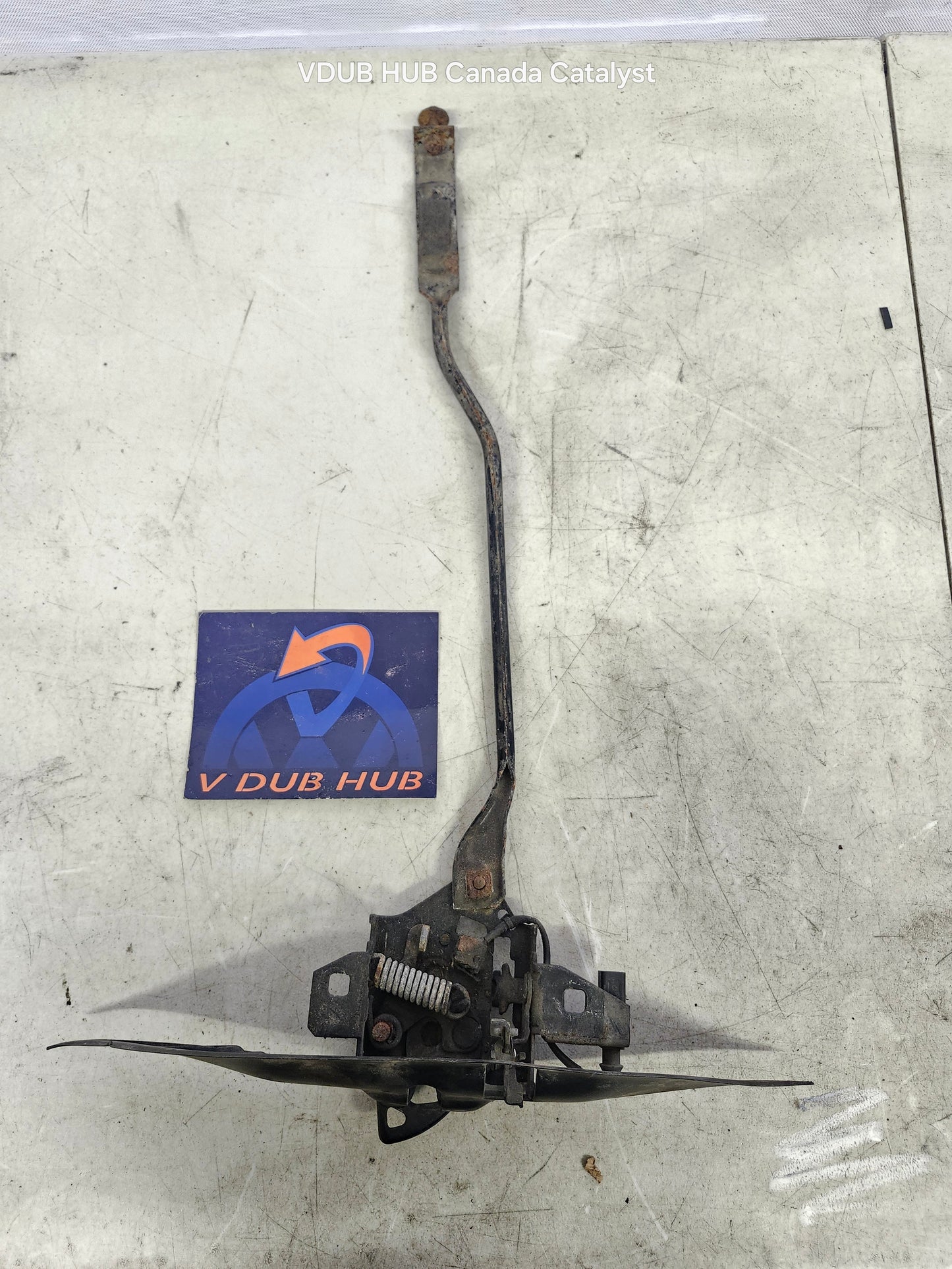 B5 B5.5 HOOD LATCH MECHANISM