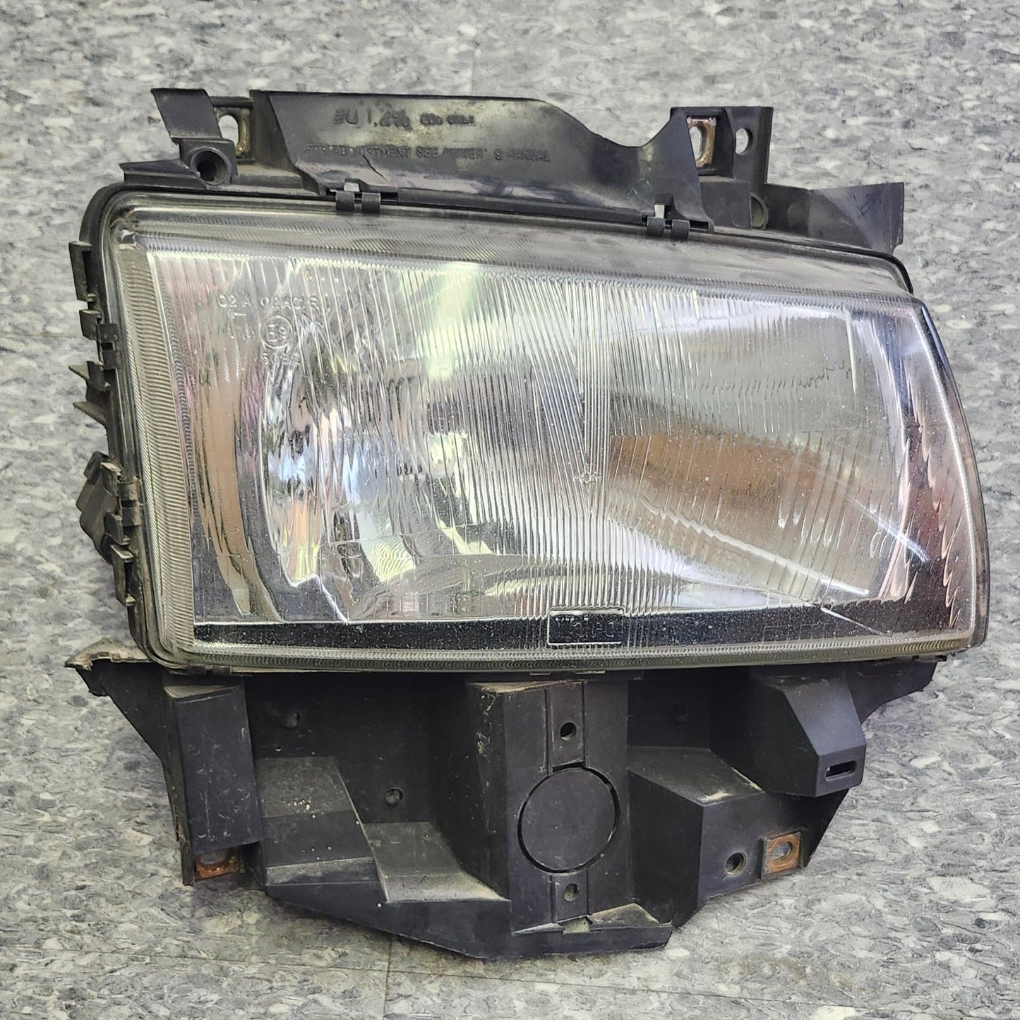 T4 Passenger HEADLIGHT long nose 701941010L