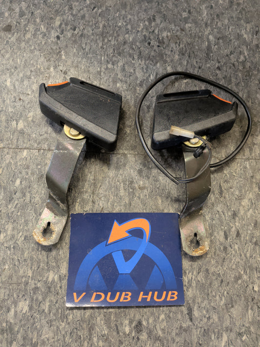 Mk1 seatbelt clasp set