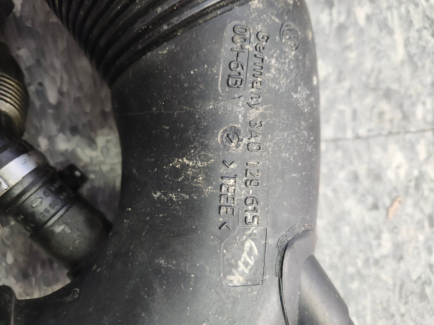 MK3 VR6 Air Intake tube 3A0129615