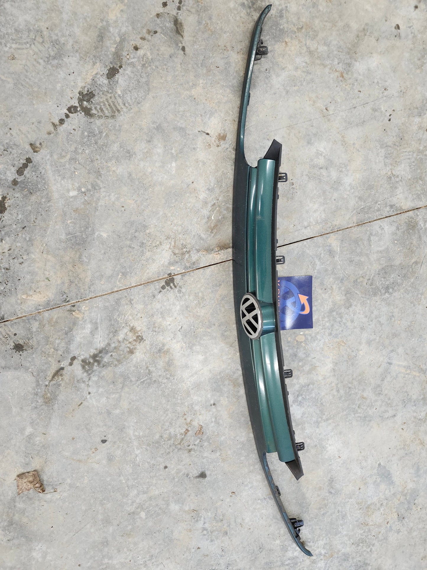 Mk3 green golf grille