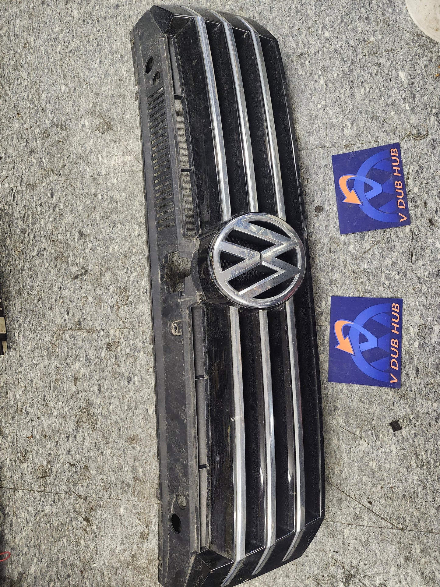 B7 upper grille