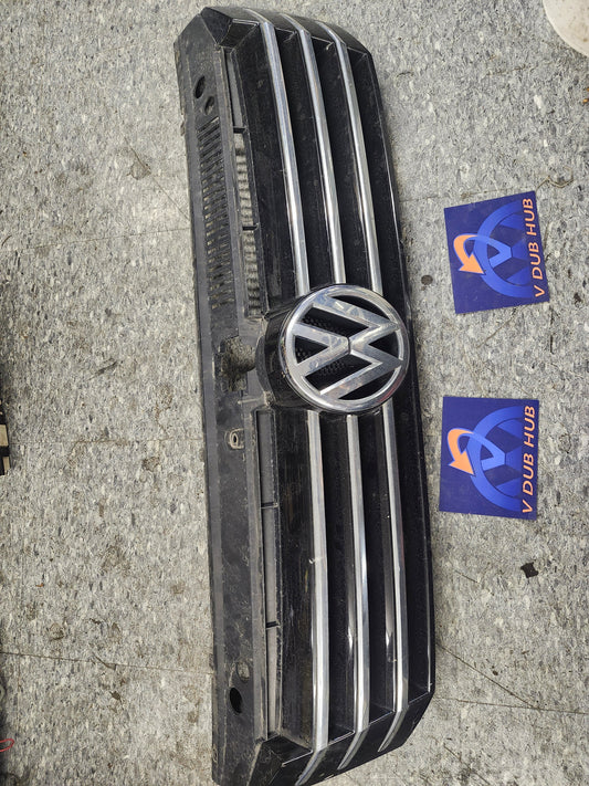B7 upper grille