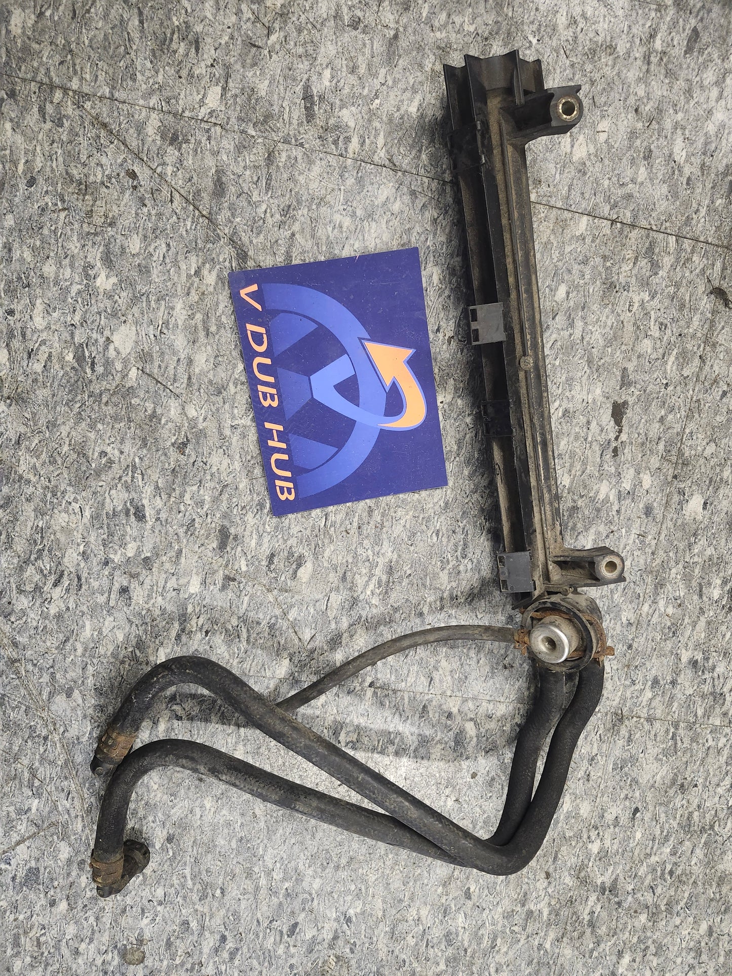 Mk4 fuel rail 06A133317C