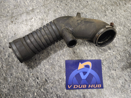 B4 2L intake hose 1HM129627D