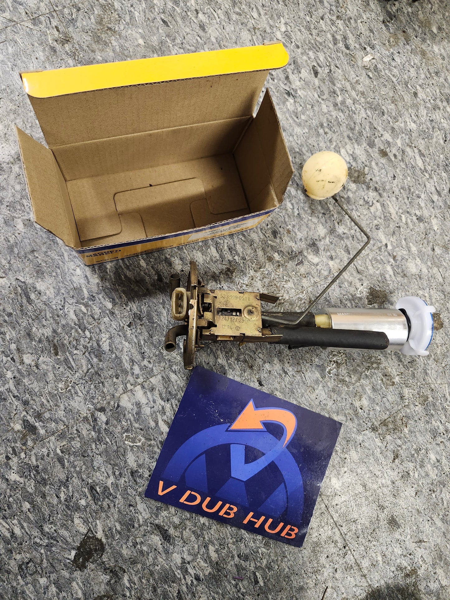 Cabriolet fuel pump and sending unit