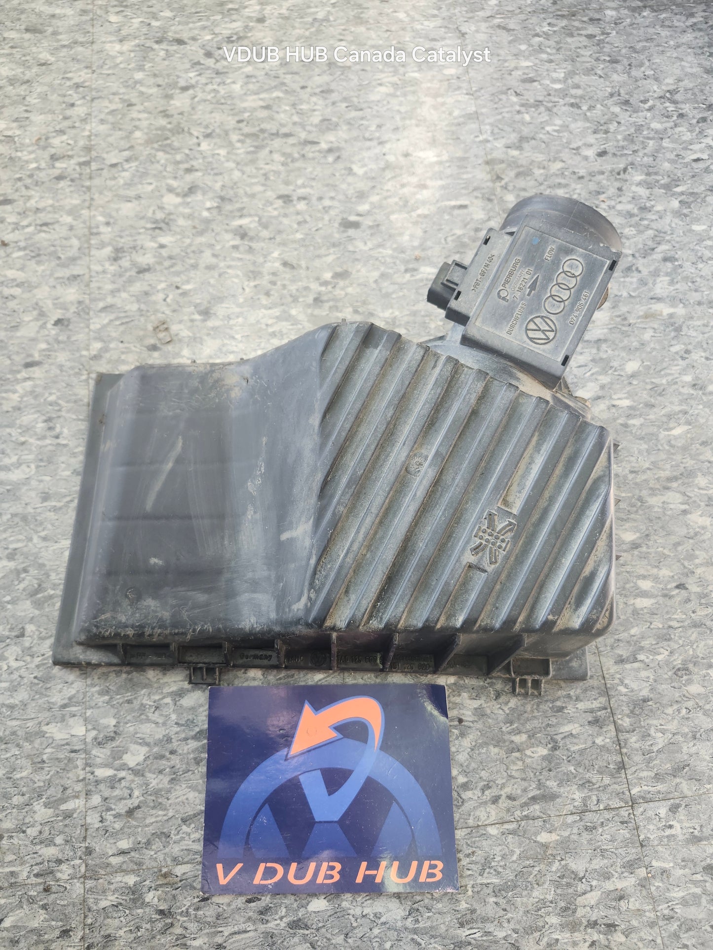 B4 AIR BOX 3A0129607E + Mass Air Flow (MAF) sensor 074906461