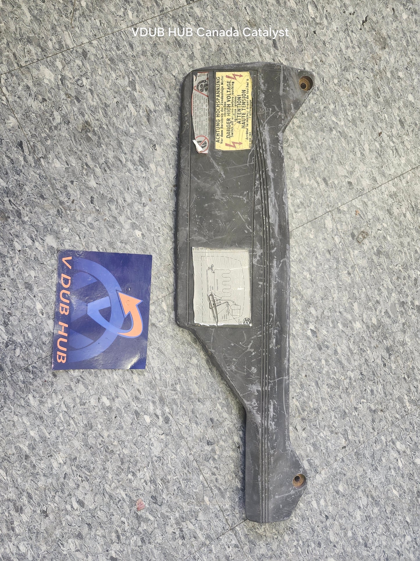 B3 radiator fan shroud cover 357121343G