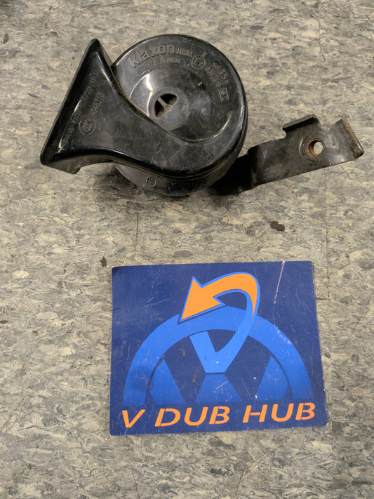 Klaxon TR99 HORN 0092018 with bracket)