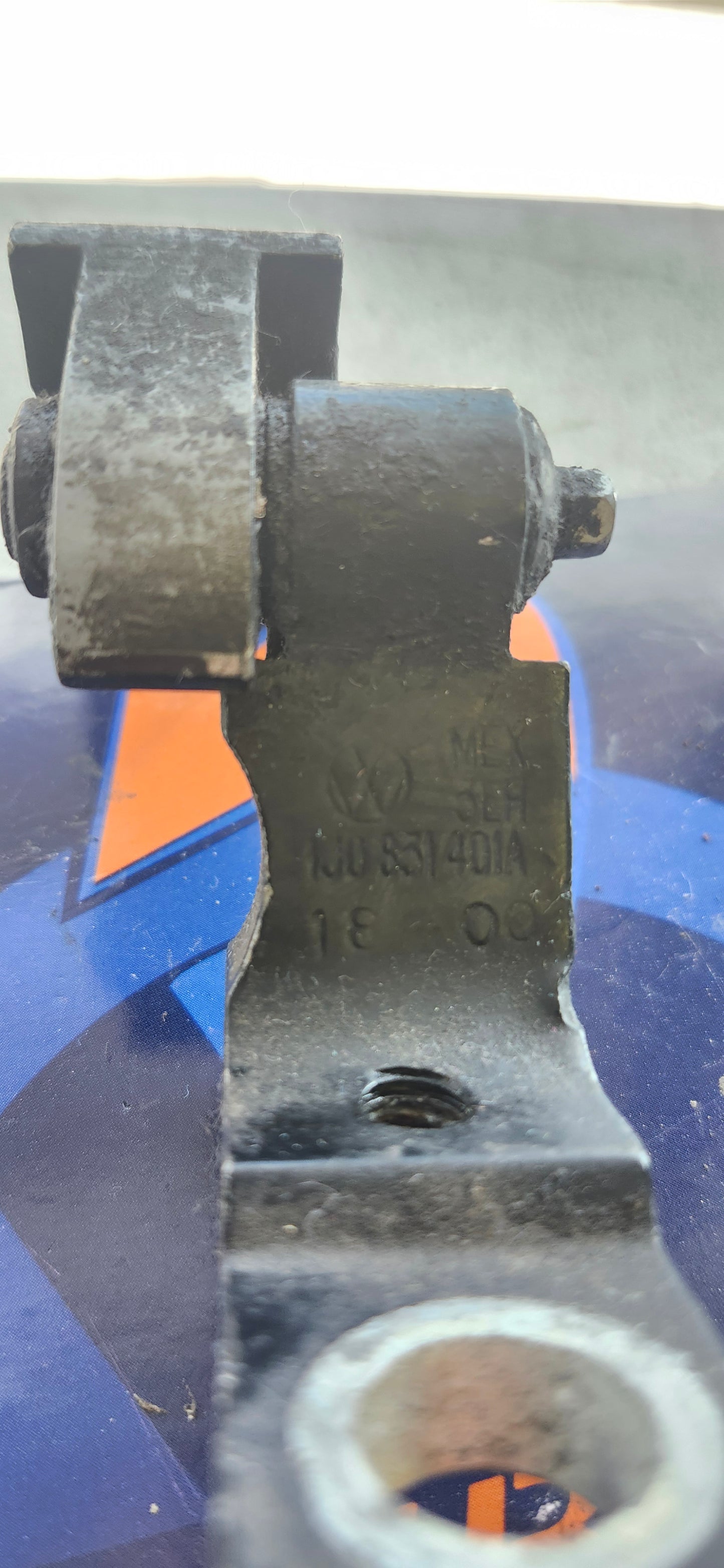 MK4 UPPER DRIVER DOOR HINGE 1J0831401A